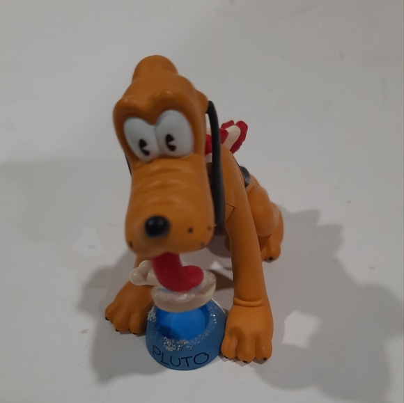 "Dog Dish Dilemma" Hallmark Pluto Ornament - Picture 3 of 8